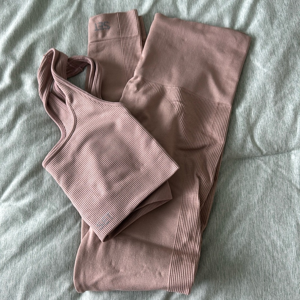 Light Pale Pink-ish Set Activewear
